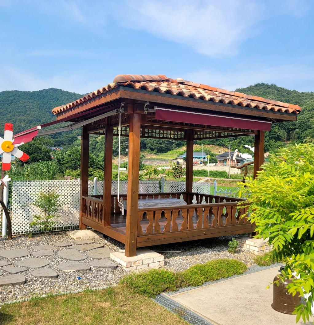 3732287359_zj5acOFs_e74a02b026c445f4267bb90e607c3b0f2bae3cc6.jpg 이미지크게보기